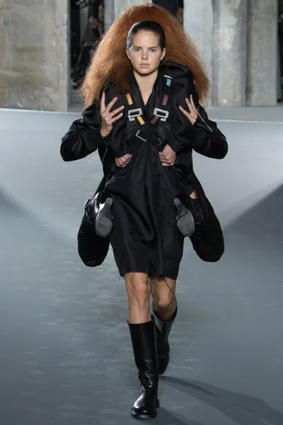 Look 37